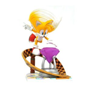 GALLERY DIORAMA:TAILS